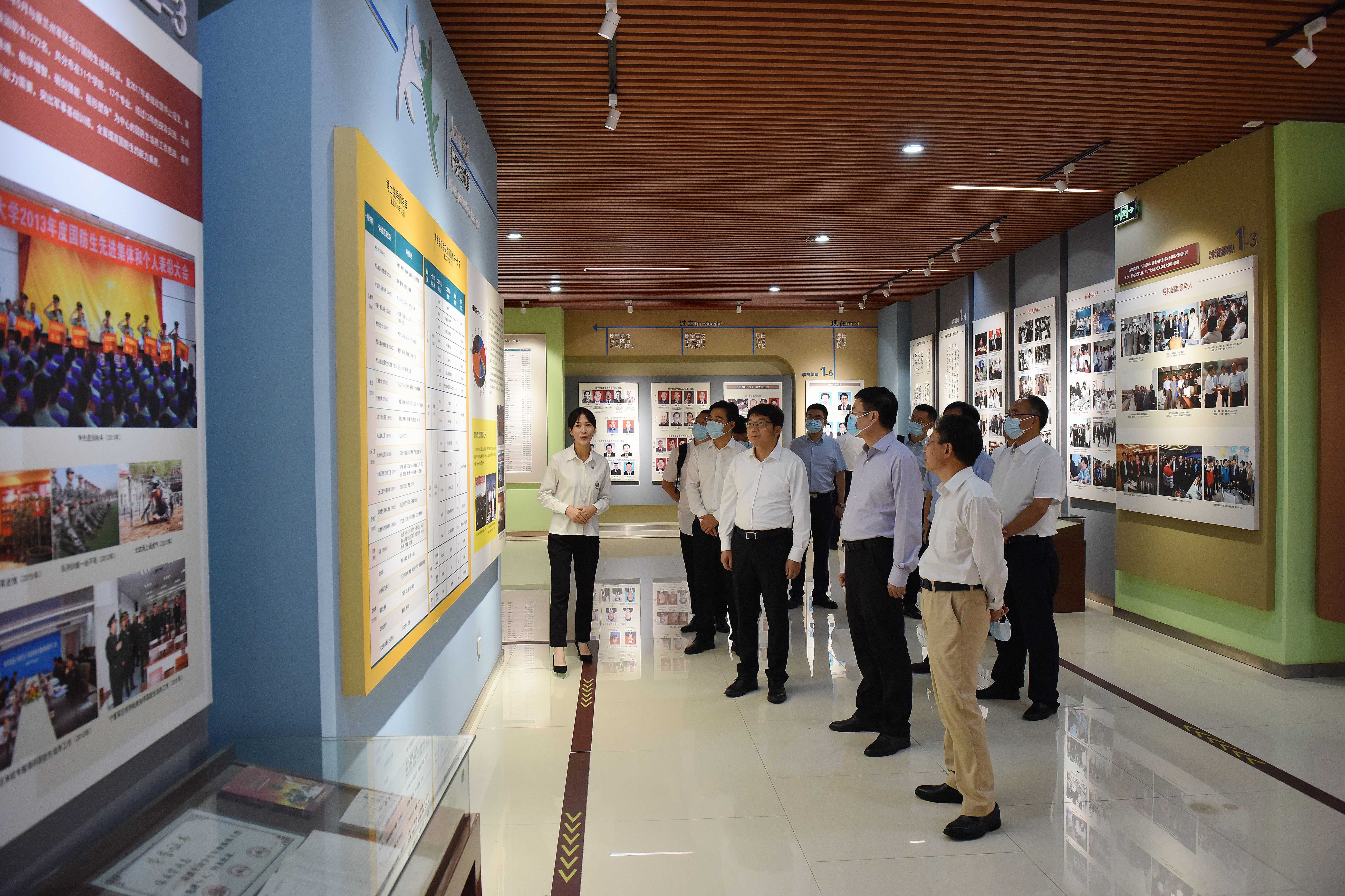 天津大学金东寒校长一行来我校调研交流