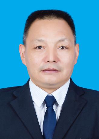 贾学锋,男,藏族,2000年5月入党。