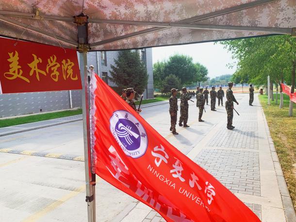 警棍练习 王皓月/摄