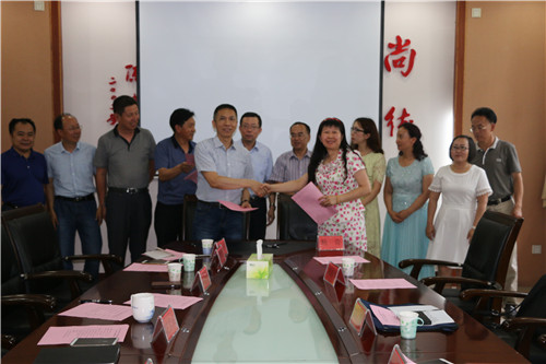 与银川中铁水务集团有限公司水质监测站签订合作协议
