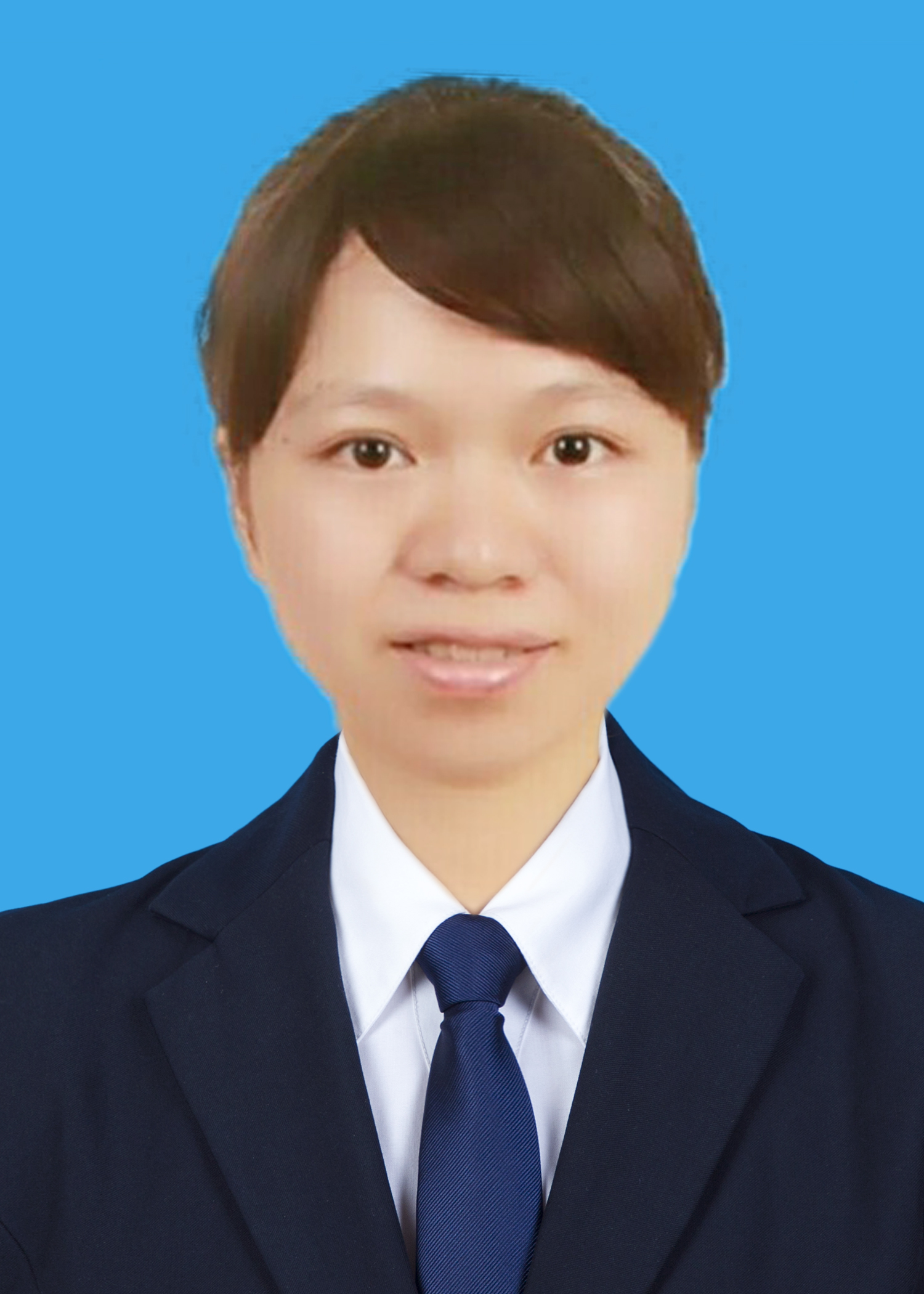 雷凤仪,女,汉族,2017年12月入党。