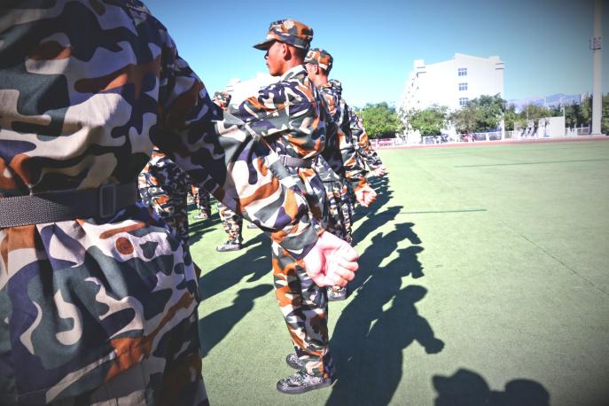 摆臂练习 马佳荣/图