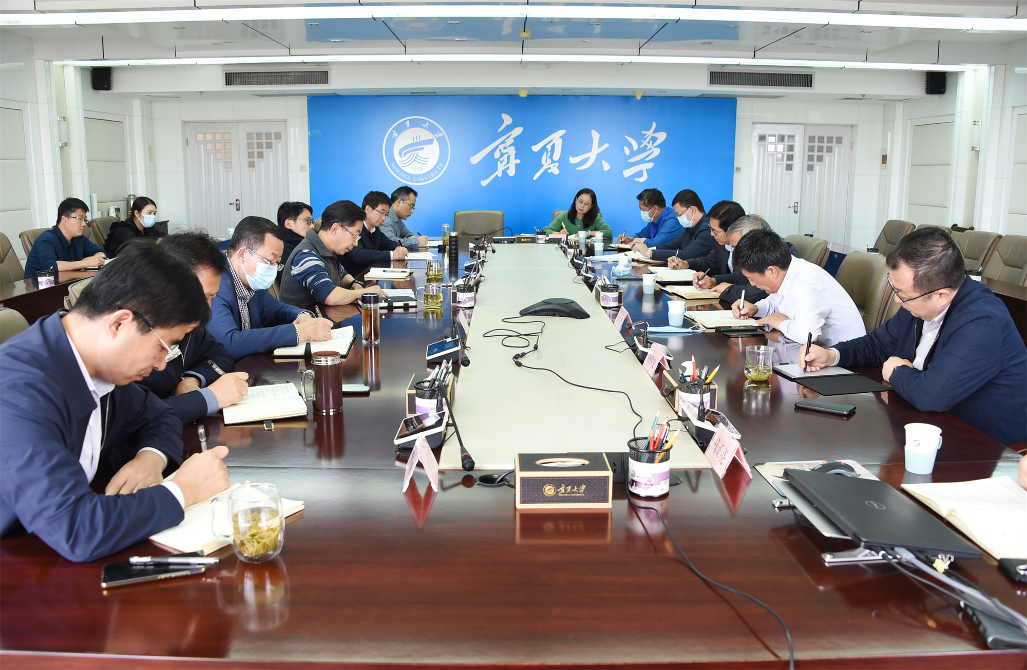 李星对维护我校校园安全稳定再强调再部署
