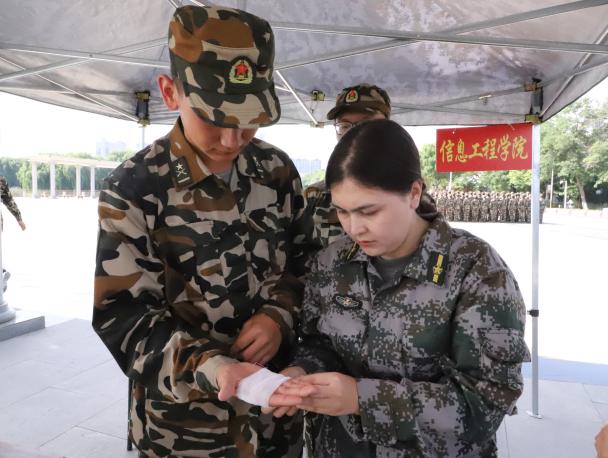 躯体力行为榜样 高瑞/摄