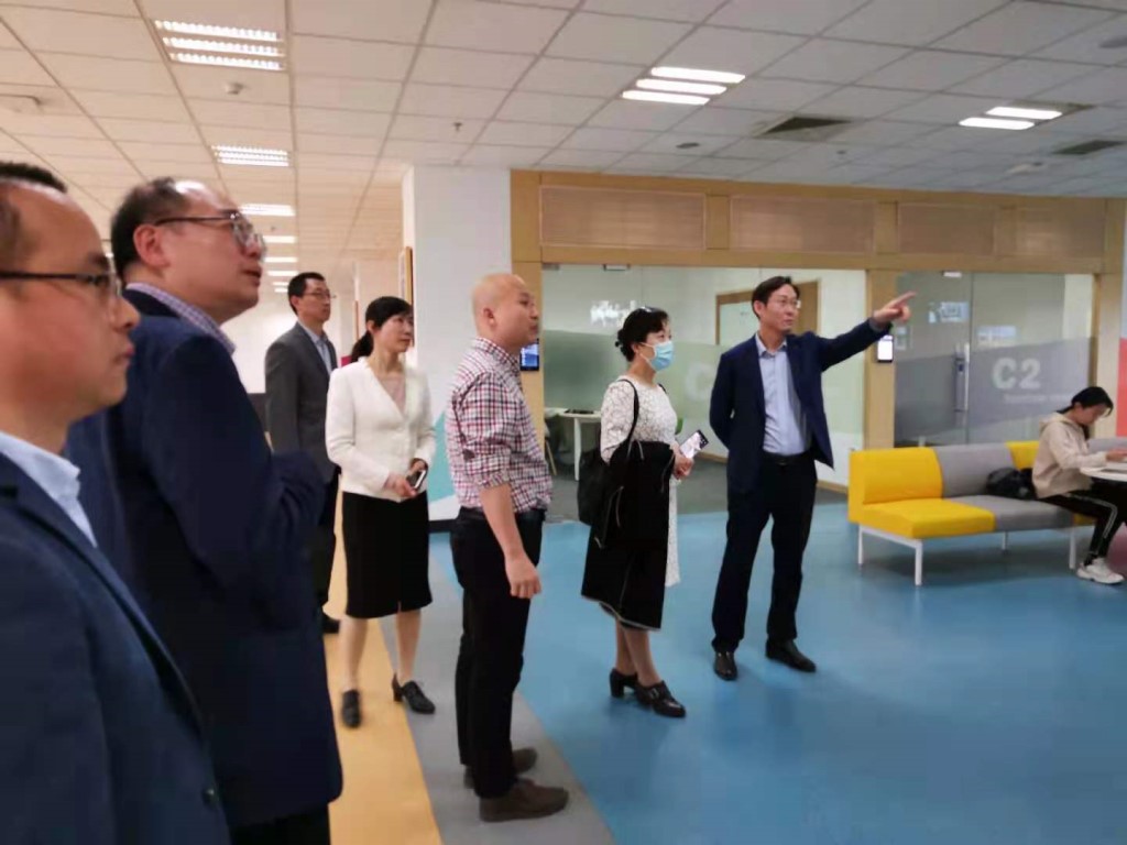 参观文萃馆 参观文萃馆